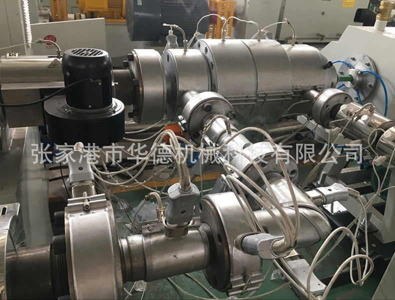 PPR兩層(céng)三層(céng)複合矽芯塑料管材生産(chǎn)線