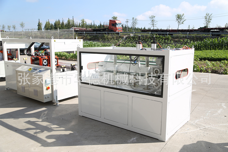 PVC塑料管材擠出生産(chǎn)線設備(bèi)