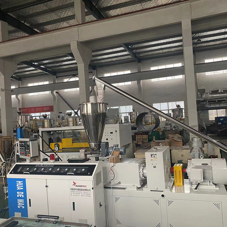 張家港65 80雙螺杆PVC硬質造粒生産(chǎn)線 軟料造粒擠出機生産(chǎn)設備(bèi) 粉末造粒機器