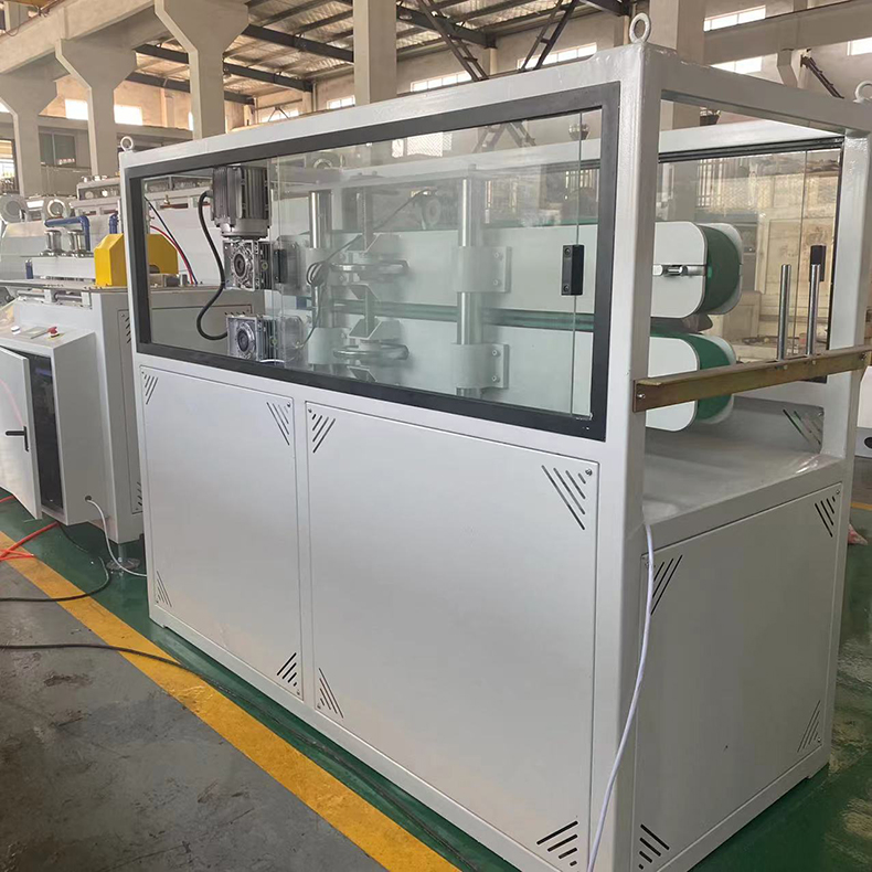 張家港PC燈管擠出機 雙色LED燈管生産(chǎn)線 單螺杆擠出機燈管生産(chǎn)設備(bèi)